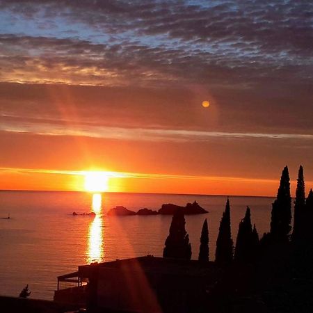 Best4You Apartment - Sea View - 70 M2 - 2 Bedrooms Dubrovnik Exterior photo